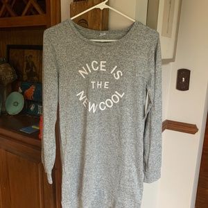 Style 5 nice is the‎ new cool sweatshirt/nightshirt. NWT